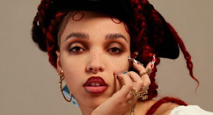 FKA Twigs colabora con Headie One y Fred Again… en ‘Don’t Judge Me’