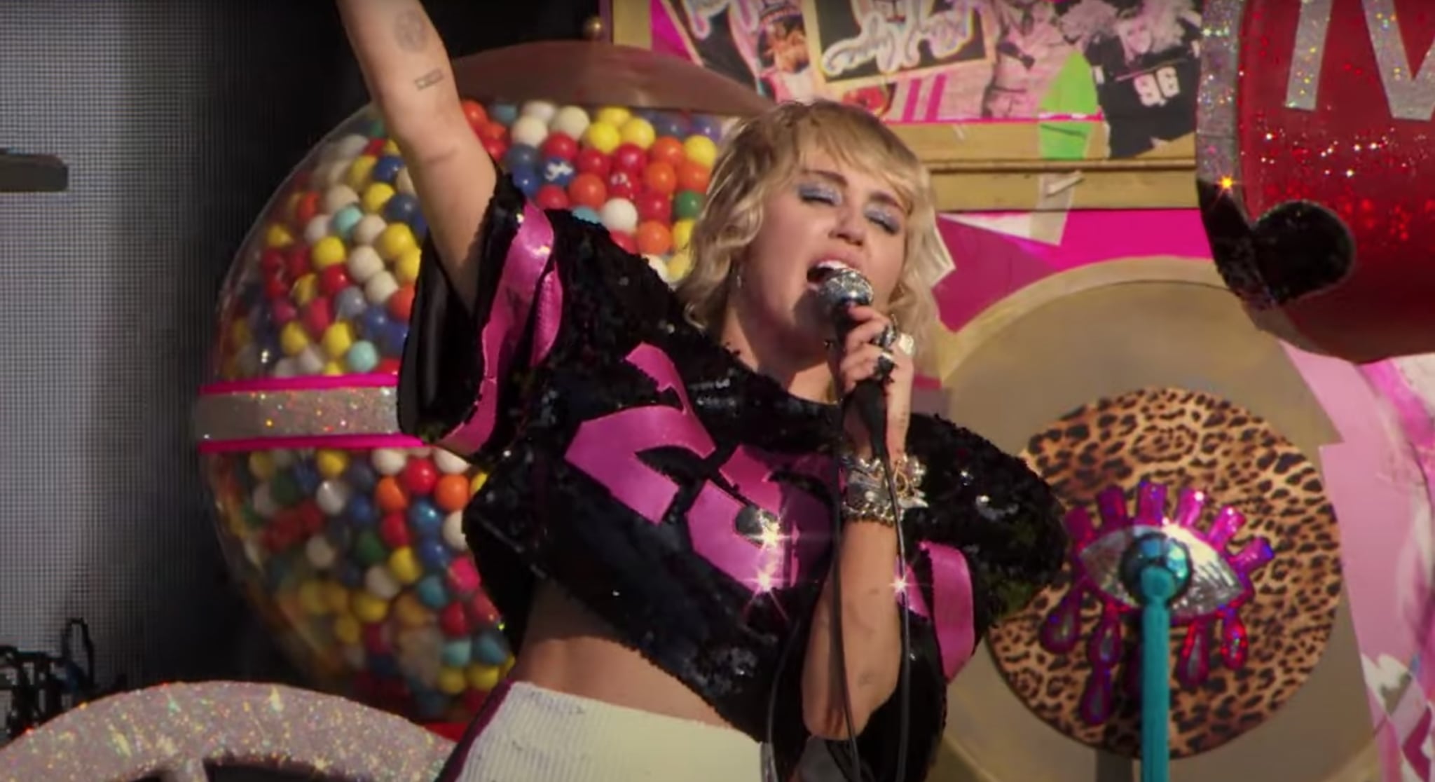 Miley Cyrus comparte video para ‘Angels Like You’