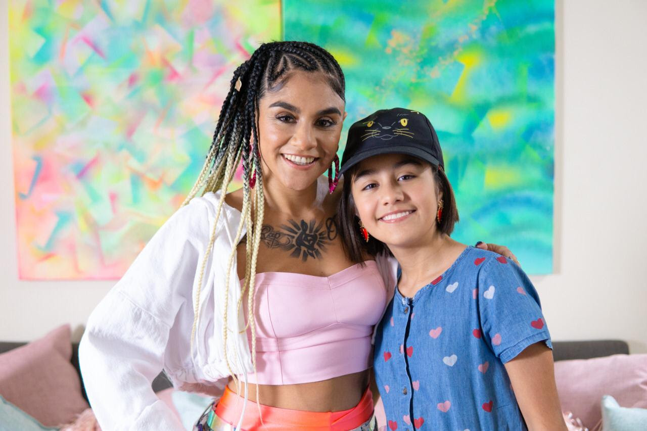 Flor de Rap presenta ‘Real Love’ junto a su hija Rossanita