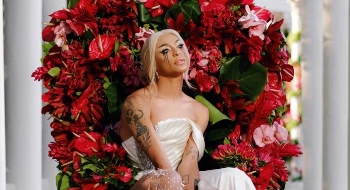 Pabllo Vittar regresa con ‘Ama Sofre Chora’