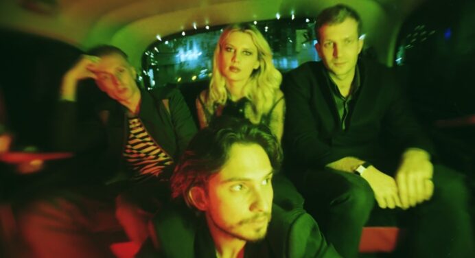 Wolf Alice presenta su nuevo sencillo ‘Smile’ en The Late Late Show con James Corden