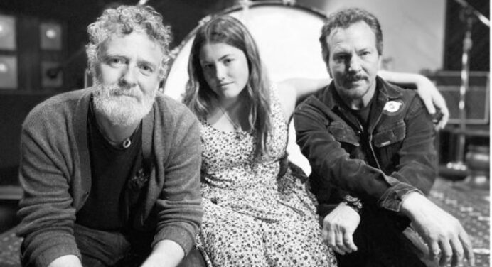 Olivia Vedder comparte su nuevo tema ‘My Father’s Daughter’ junto a su su padre Eddie Vedder y Glen Hansard