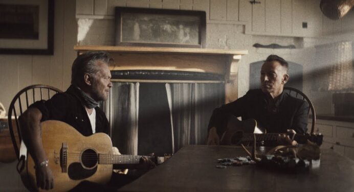 Bruce Springsteen se une a John Mellencamp en la nueva canción ‘Wasted Days’