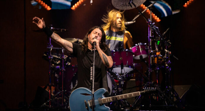 Mira a Guns N ‘Roses y Dave Grohl interpretar ‘Paradise City’ en el festival BottleRock