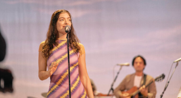 Lorde lanza su EP sorpresa de ‘Solar Power’ en idioma Maorí