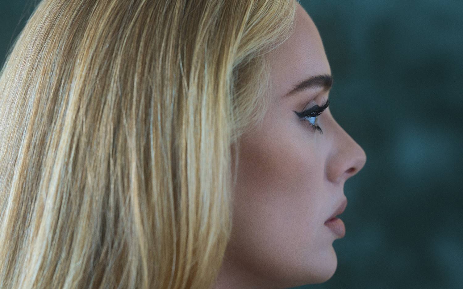 Adele anuncia el lanzamiento de ’30’