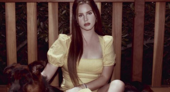 Lana del Rey presenta el videoclip de ‘Blue Banisters’