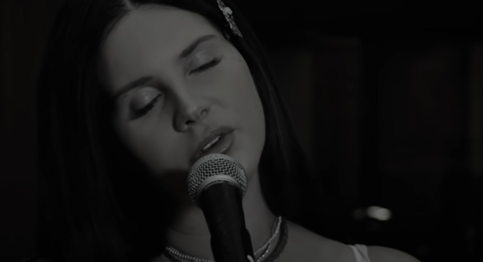 Lana Del Rey interpreta ‘Arcadia’ en The Later Show con Stephen Colbert