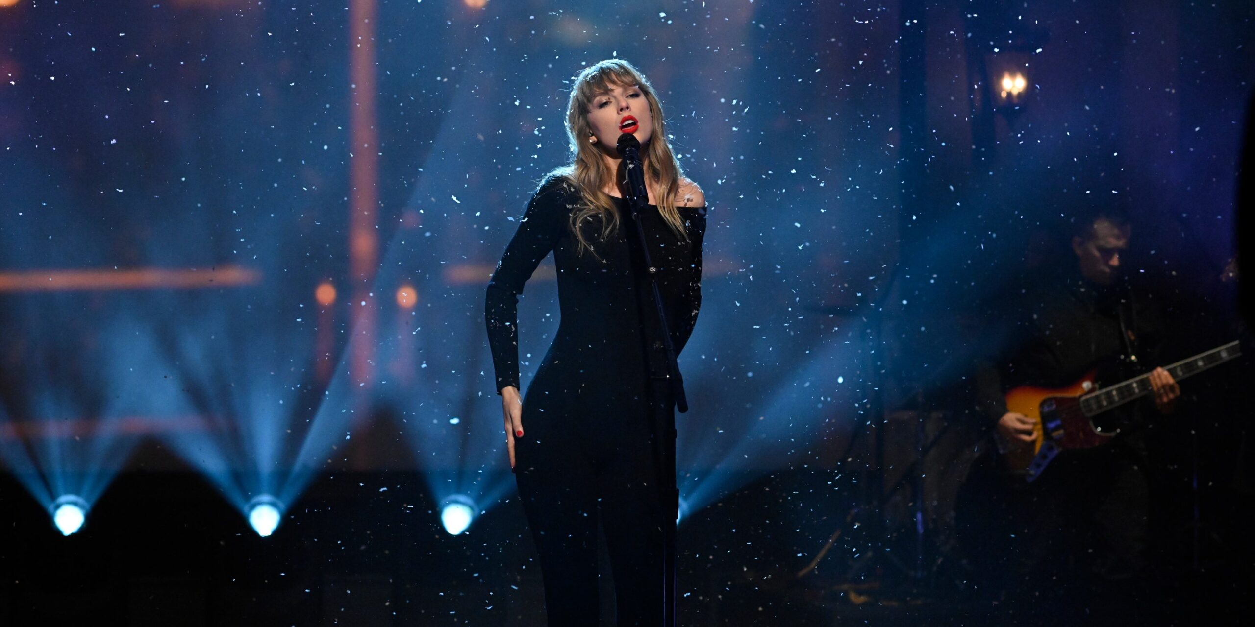 Taylor Swift presenta ‘All Too Well’ en Saturday Night Live