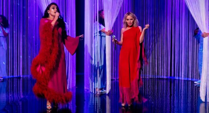 Kylie Minogue y Jessie Ware interpretaron ‘Kiss Of Life’ en The Jonathan Ross Show