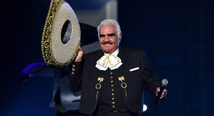 Vicente Fernández fallece a las 81 años de edad