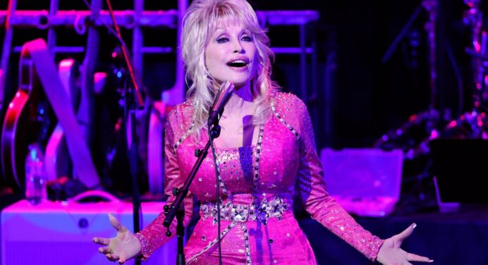 Dolly Parton presenta ‘Big Dreams and Faded Jeans’ y anuncia un próximo álbum