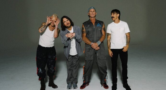 Red Hot Chili Peppers sorprende con el estreno de ‘Black Summer’