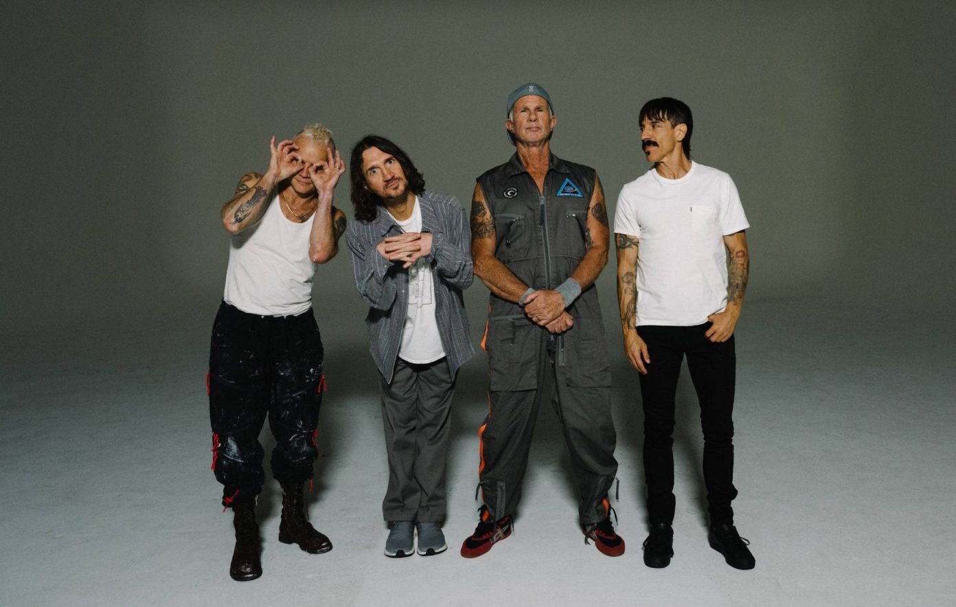 Red Hot Chili Peppers sorprende con el estreno de ‘Black Summer’