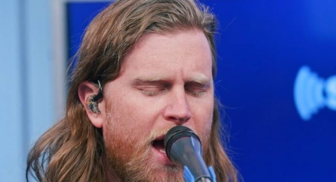 Mira a The Lumineers versionar ‘Just Like Heaven’ de The Cure