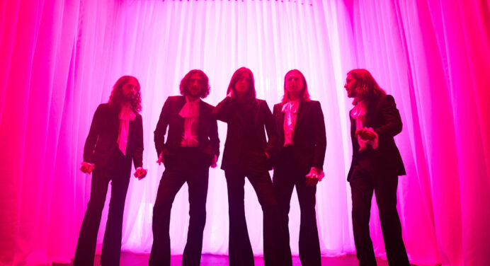 Blossoms lanza el álbum ‘Ribbon Around The Bomb’