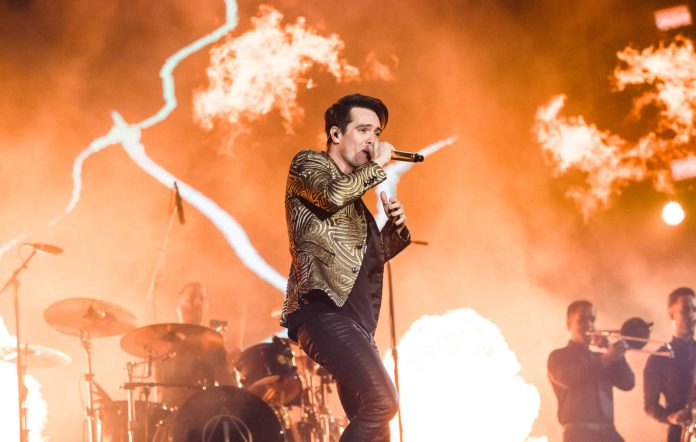 Panic! At The Disco Comparte ‘Don’t Let The Light Go Out’