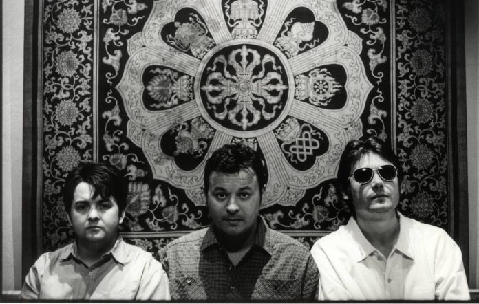 Escucha ‘Studies In Paralysis’, Una Canción Inédita de Manic Street Preachers