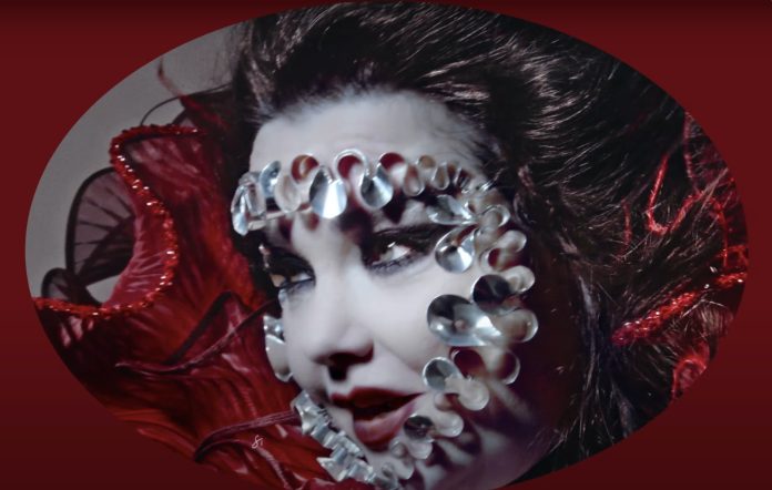Björk Adelanta Más de Su Próximo Disco Con el Tema ‘Ovule’