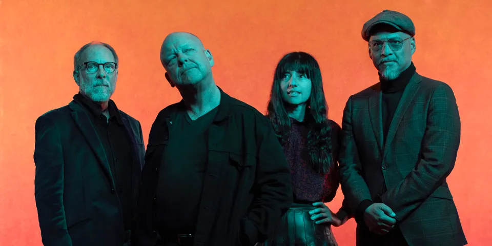 Escucha el nuevo tema de Pixies, ‘Dregs of the Wine’