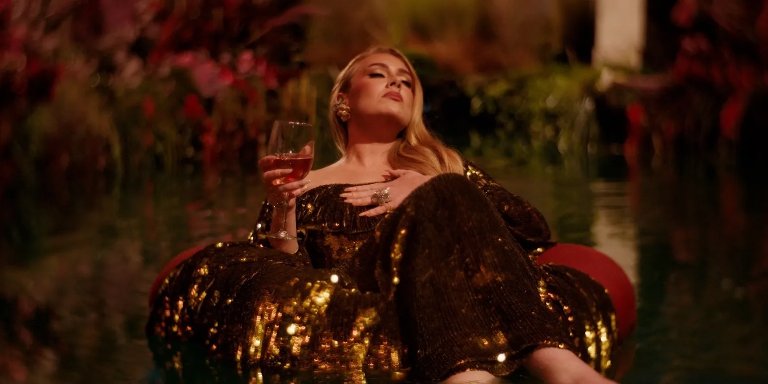 Adele estrena videoclip para ‘I Drink Wine’