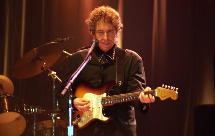 Bob Dylan revela versión original de su tema ‘Not Dark Yet’