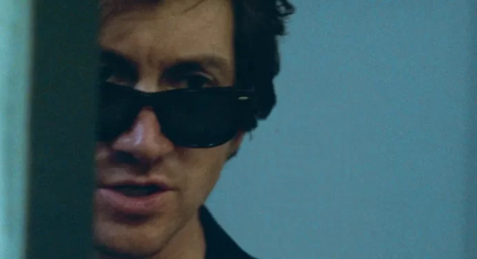 Arctic Monkeys comparte video para ‘Sculptures of Anything Goes’