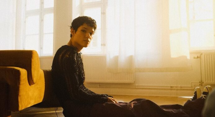 Omar Rudberg estrena el tema ‘She Fell In Love In The Summer’