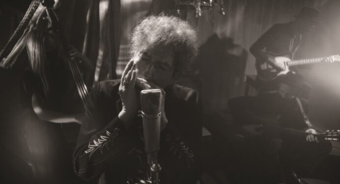 Bob Dylan publica el single ‘Watching the River Flow’