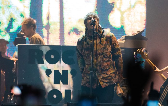 Liam Gallagher anuncia album en vivo y comparte ‘Roll Over’