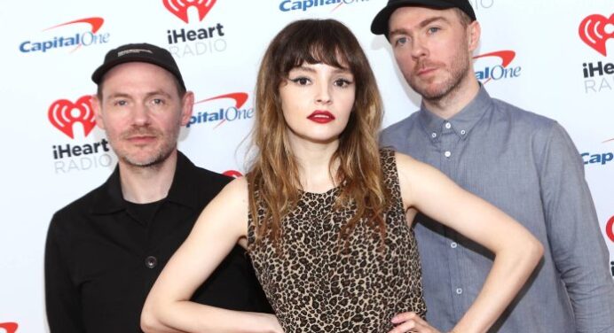 Chvrches presenta el tema inédito ‘City On Fire’