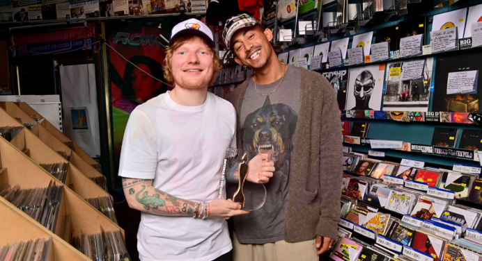 Ed Sheeran es el primer artista británico en recibir el premio ‘Gold BRIT Billion’