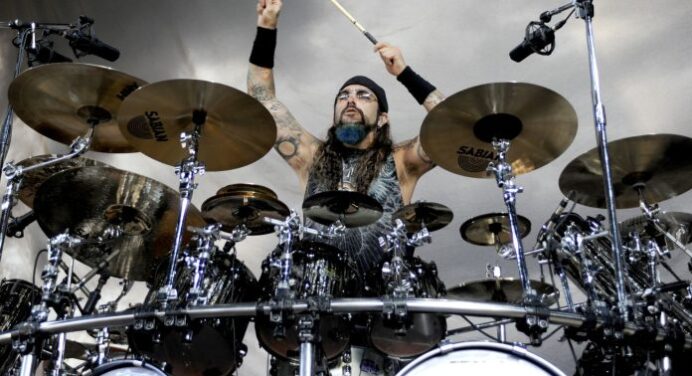 Dream Theater anuncia el regreso de Mike Portnoy