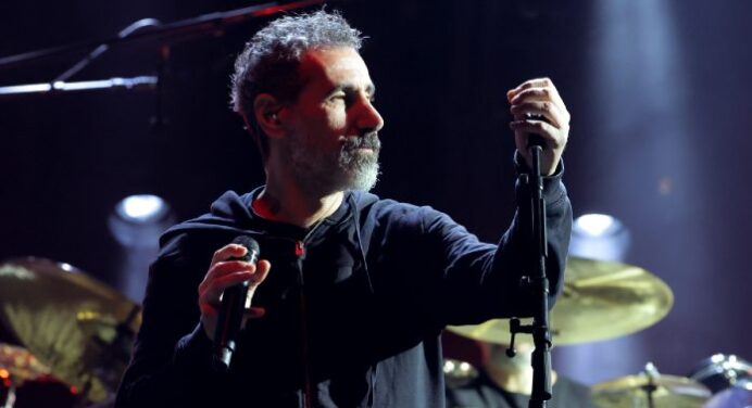 Serj Tankian publicará sus memorias el año que viene