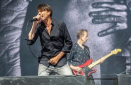 Suede anuncia versión expandida