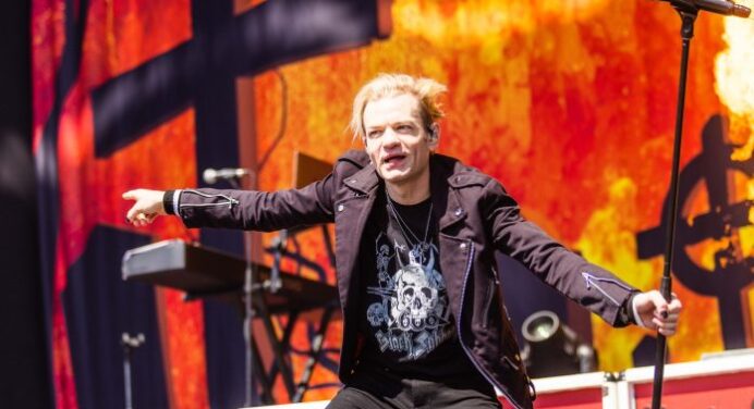 Sum 41 homenajea a Rage Against The Machine