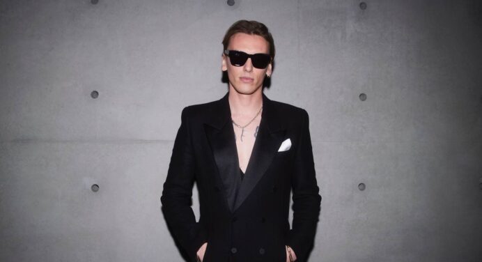 Jamie Campbell Bower anuncia banda BloodMagic