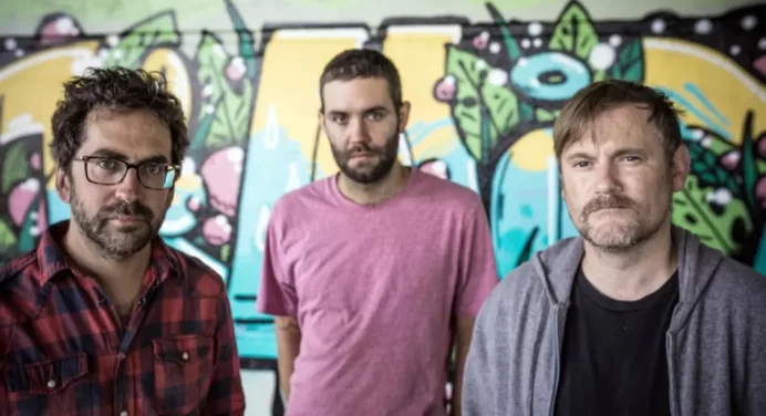 Beak> estrena su álbum sorpresa ‘>>>>’