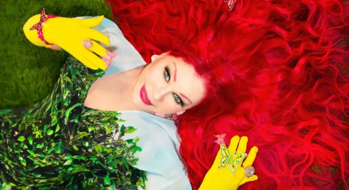 Kate Pierson de B-52s anuncia álbum y lanza tema