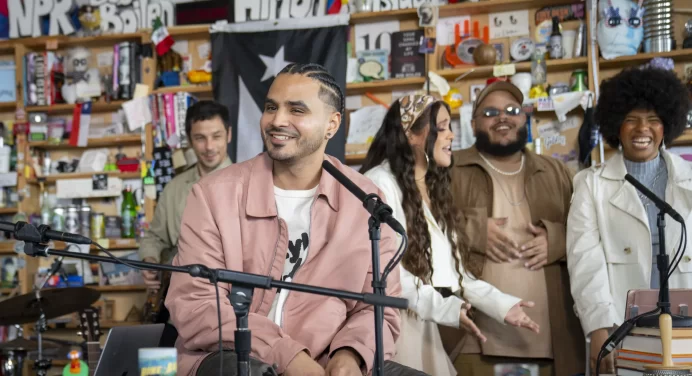 Álvaro Díaz hace su debut en Tiny Desk