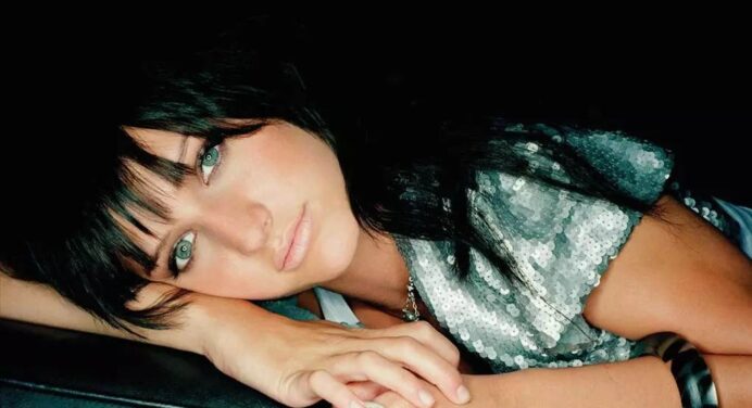 Ashlee Simpson lanzará versión extendida de su álbum debut