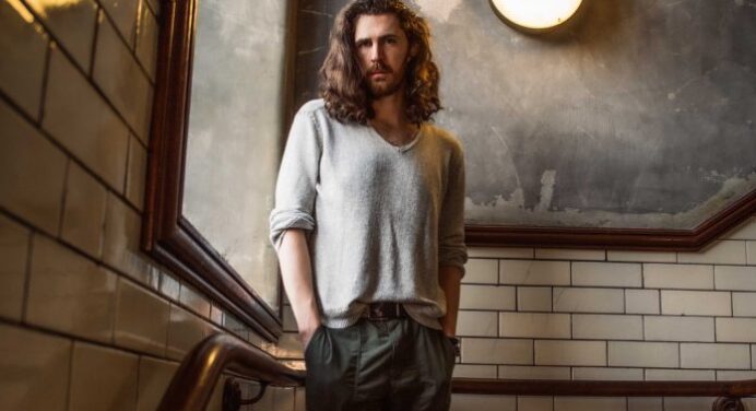 Hozier estrena su nuevo sencillo ‘Nobody’s Soldier’