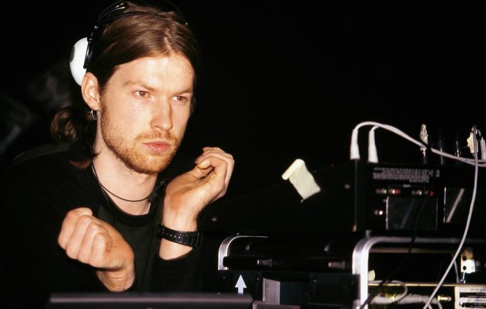 Aphex Twin presenta el tema inédito 'th1 [evnslower]' | CusicaPlus