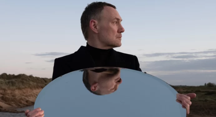 David Gray anuncia álbum y lanza ‘Plus & Minus’