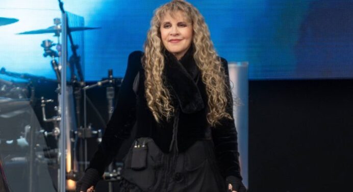 Stevie Nicks comparte la poderosa ‘The Lighthouse’