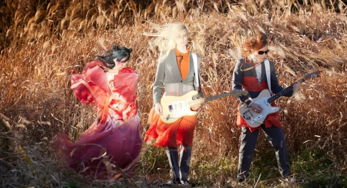 HARU NEMURI y Frost Children lanzan videoclip