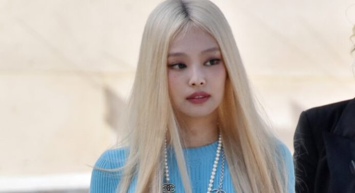 Jennie arranca su nueva era con ‘Mantra’