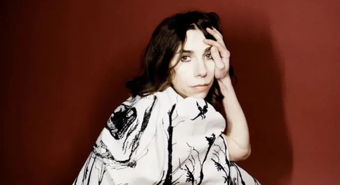 PJ Harvey versiona ‘Love Will Tear Us Apart’