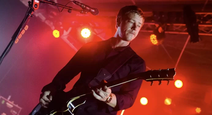 Interpol anuncia álbum en vivo y estrena adelanto