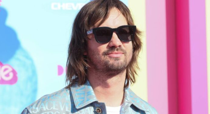 Kevin Parker inventa un nuevo tipo de sintetizador